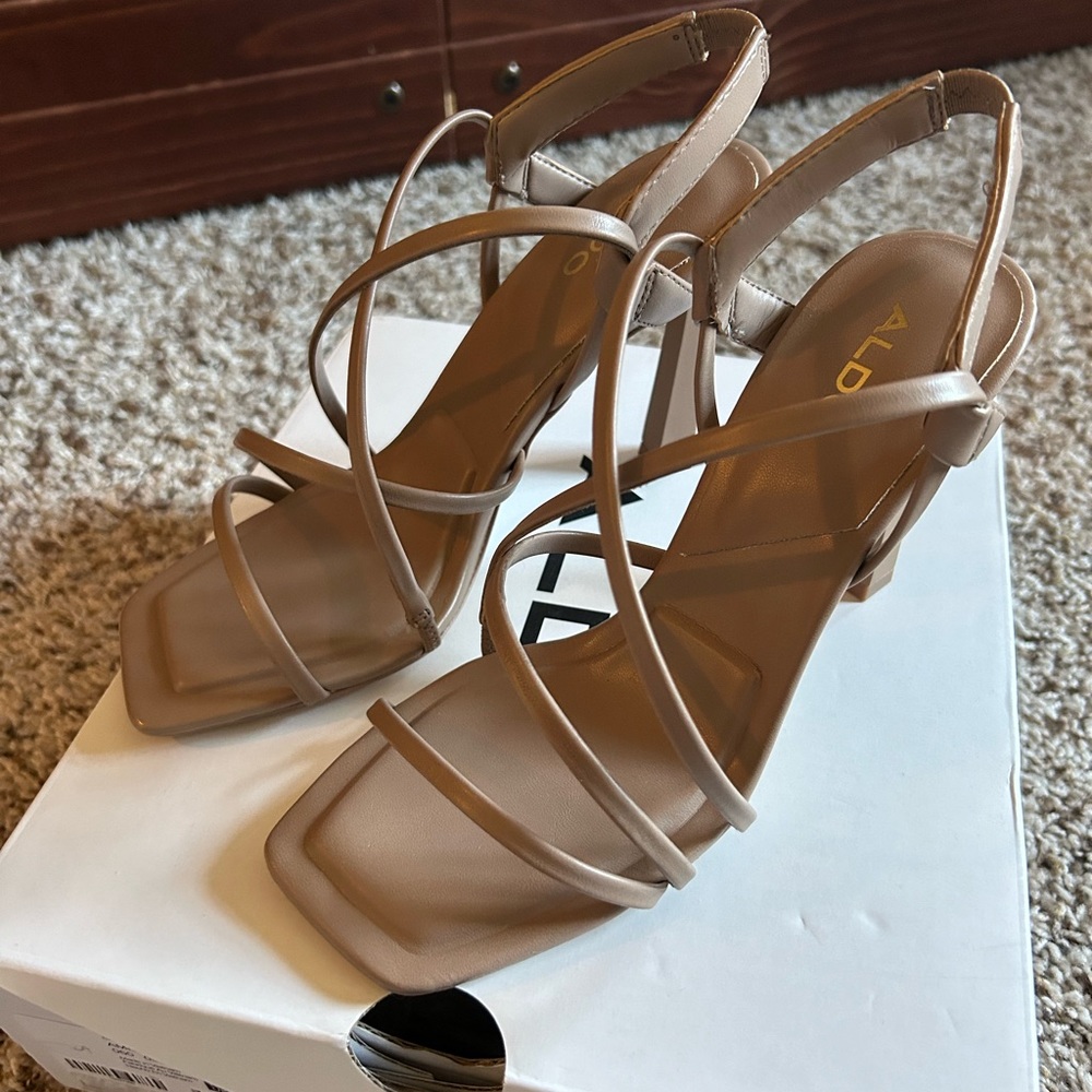 NIB Aldo Amilia Heels - Picture 5 of 5